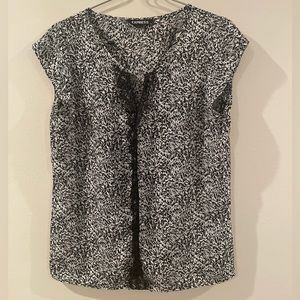 Express Black and White Short Sleeve Dress Shirt Blouse Size Small